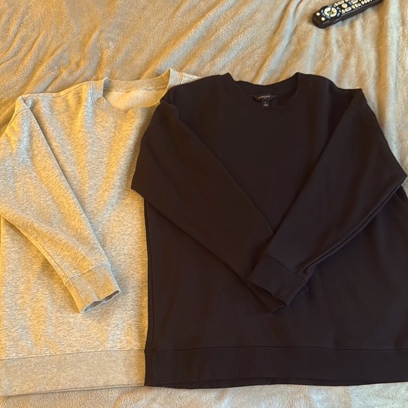 Banana Republic Factory Womens Crewneck Sweatshirts (2) - Picture 2 of 7